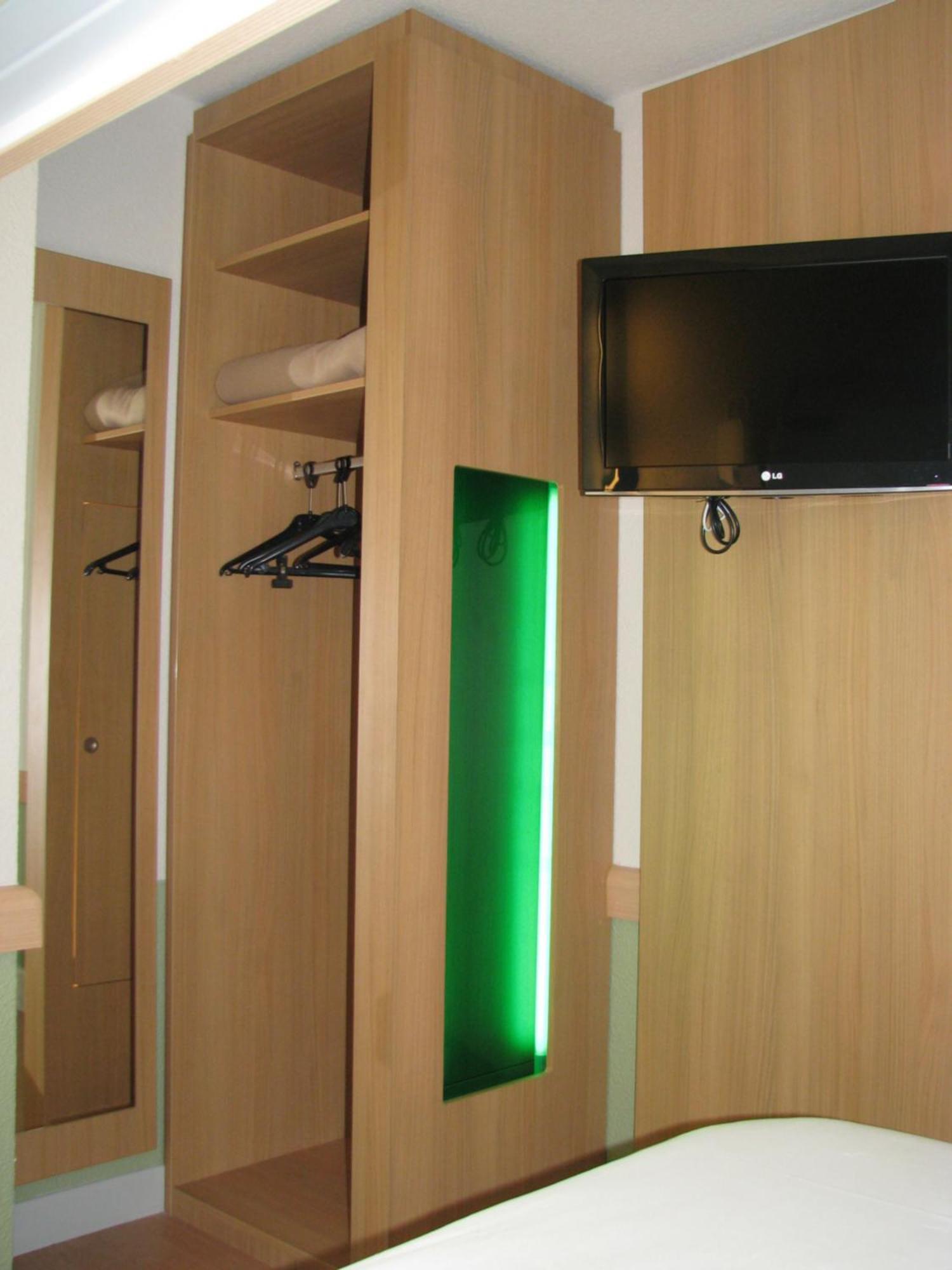 Ibis Budget Aeroport Le Bourget Garonor Le Blanc-Mesnil Esterno foto