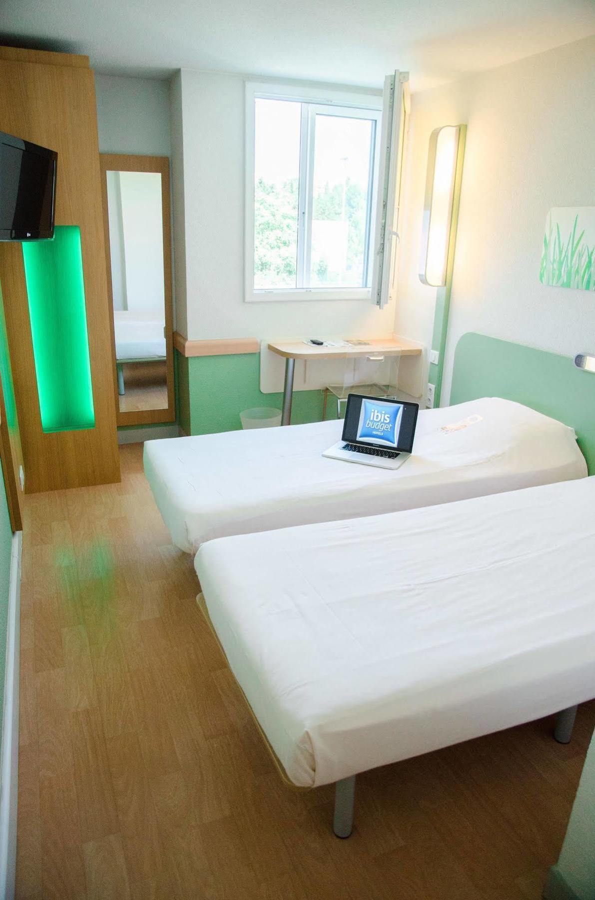 Ibis Budget Aeroport Le Bourget Garonor Le Blanc-Mesnil Esterno foto