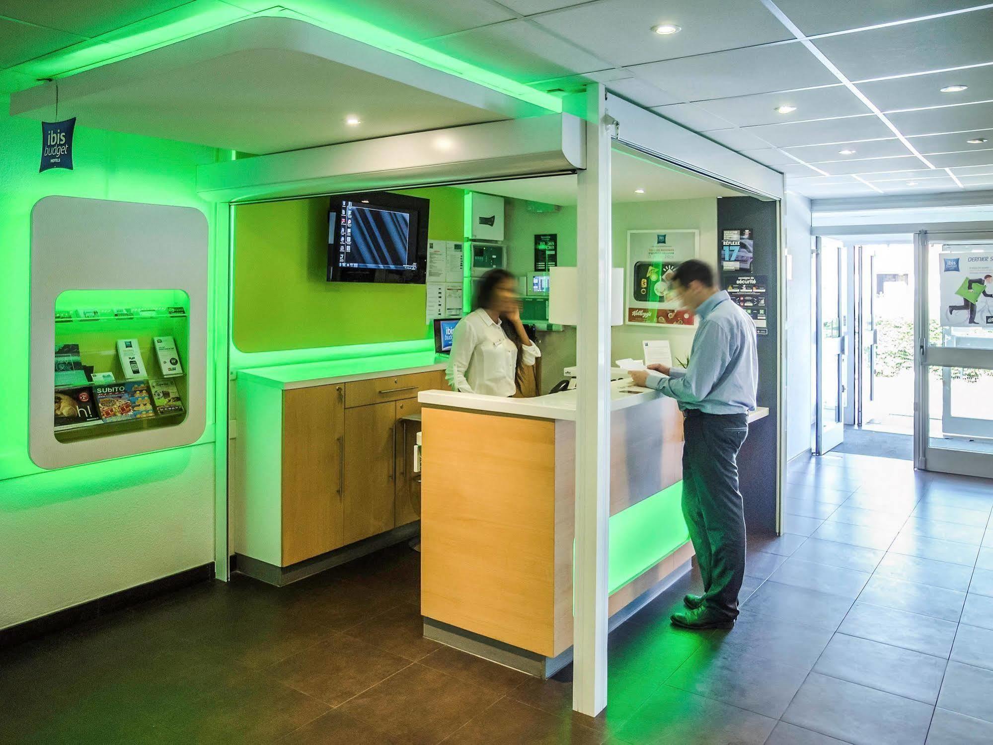 Ibis Budget Aeroport Le Bourget Garonor Le Blanc-Mesnil Esterno foto