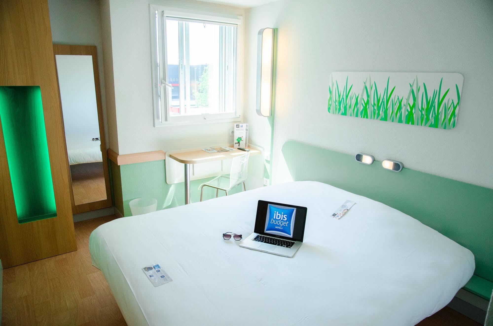 Ibis Budget Aeroport Le Bourget Garonor Le Blanc-Mesnil Esterno foto