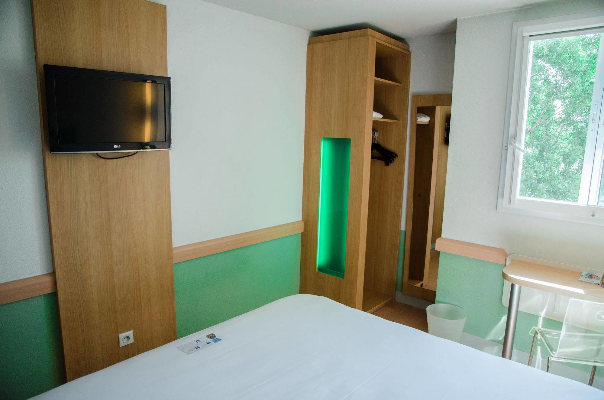 Ibis Budget Aeroport Le Bourget Garonor Le Blanc-Mesnil Esterno foto